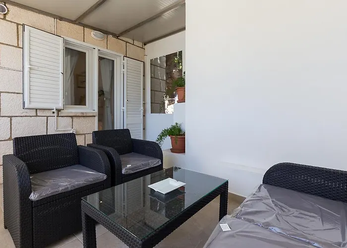 Nora Apartment By Duhomes