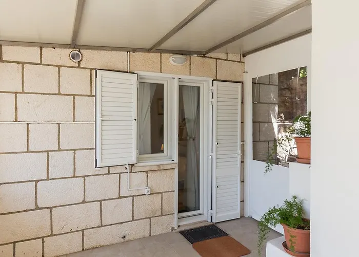 Nora Apartment